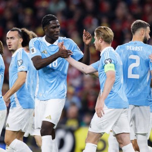 九州娱乐-比利时队备战瑞典，球员士气高涨